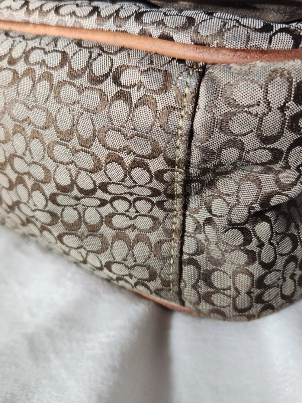 COACH Hudson XL Messenger/computer/travel bag signature C with vachetta leather